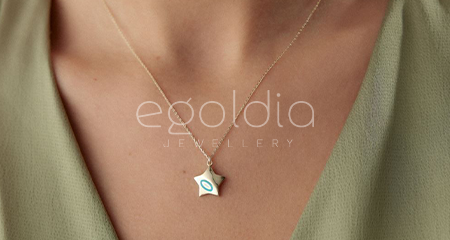 Sevgiliye Yılbaşı Hediyesi: E-Goldia Jewelry ile Unutulmaz Bir Hediye Seçimi