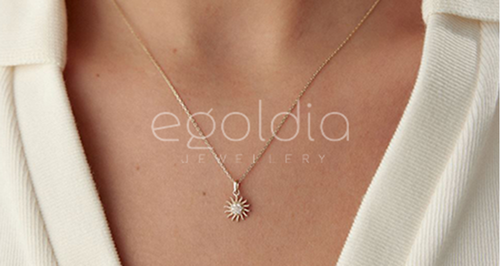 Minimalist Altın Takılar: Zarafetin ve Şıklığın Yeni Yüzü – E-Goldia Jewelry ile Tanışın